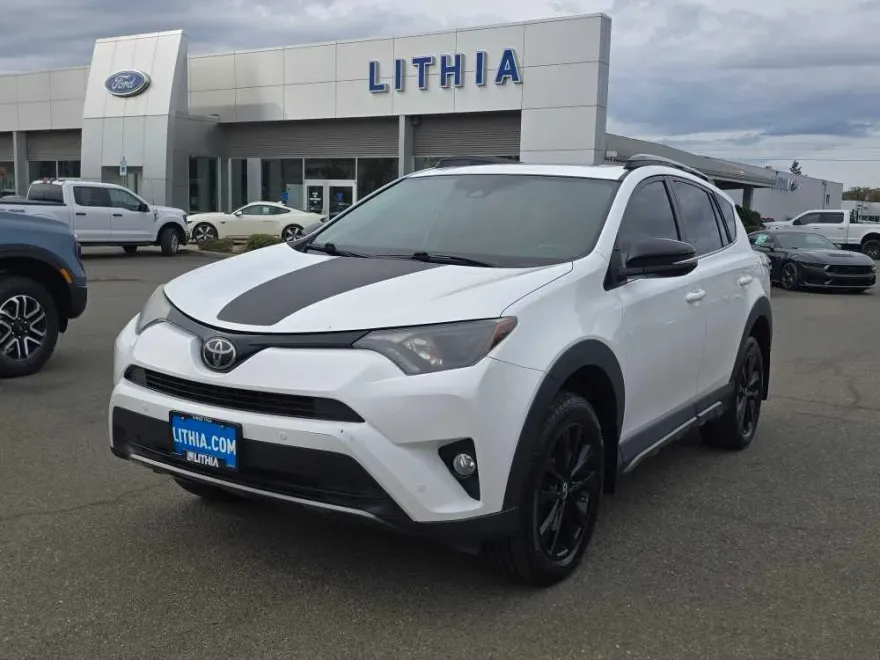 2018 Toyota RAV4 Adventure photo 1