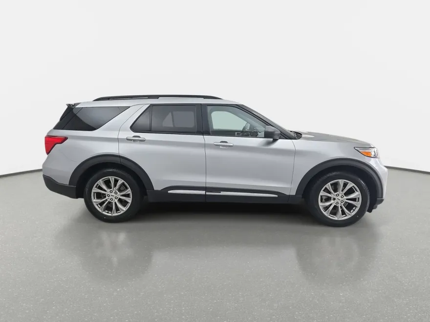 2020 Ford Explorer XLT photo 1