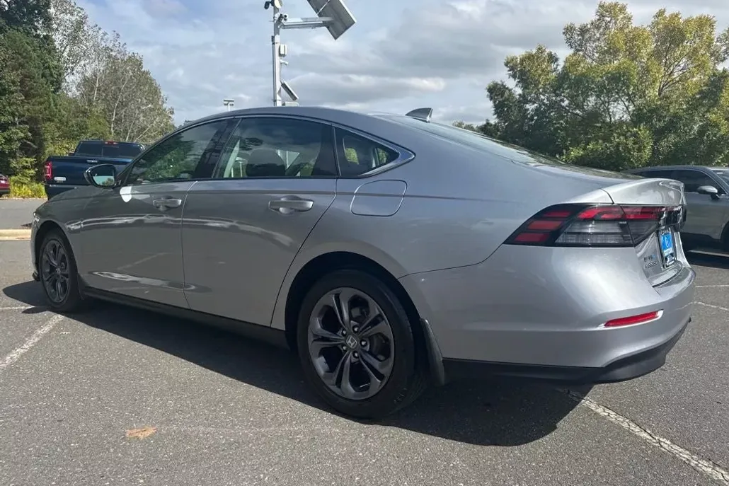 2023 Honda Accord EX photo 1
