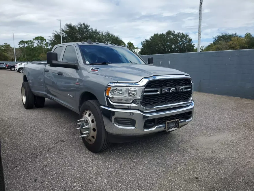 2022 Ram 3500 Tradesman photo 1