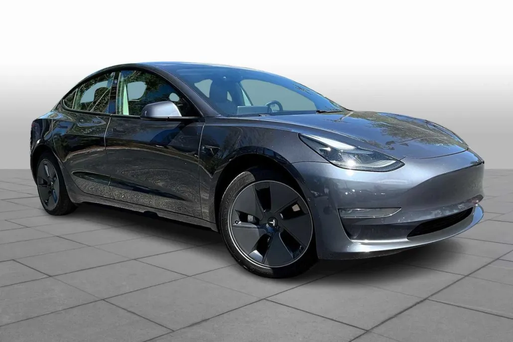 2021 Tesla Model 3 Standard Range Plus photo 1
