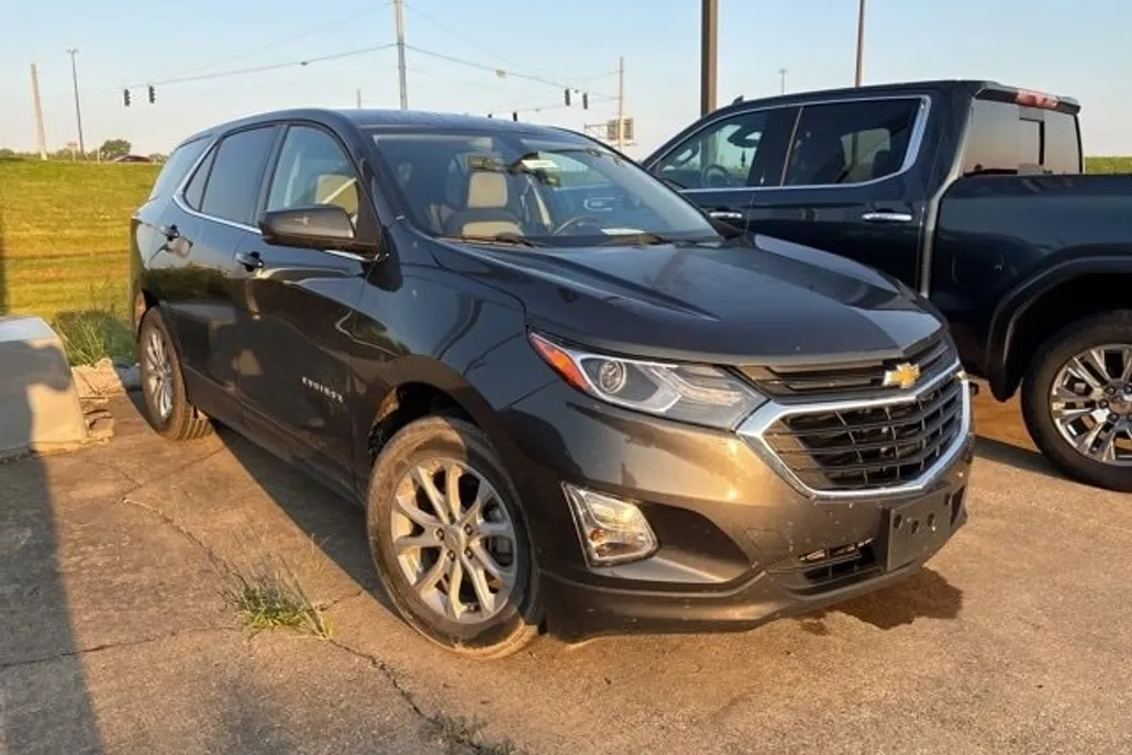 2018 Chevrolet Equinox LT photo 1