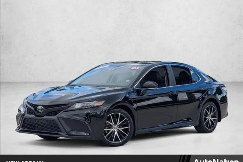 2023 Toyota Camry SE photo 1