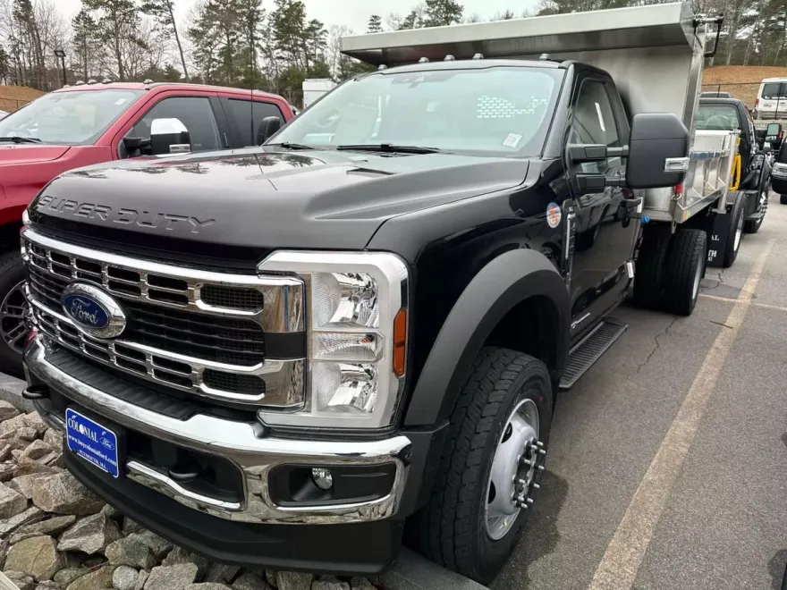 2024 Ford F-600 photo 1