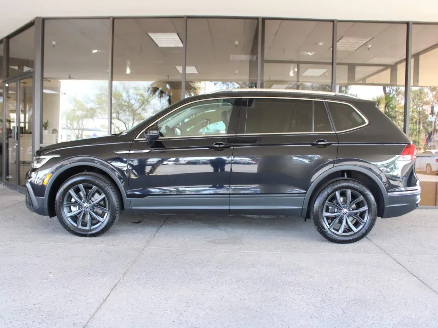 2024 Volkswagen Tiguan SE Wolfsburg Edition photo 1