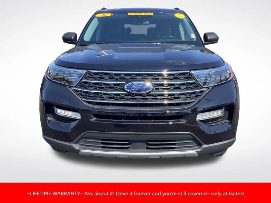 2022 Ford Explorer XLT Sport photo 1