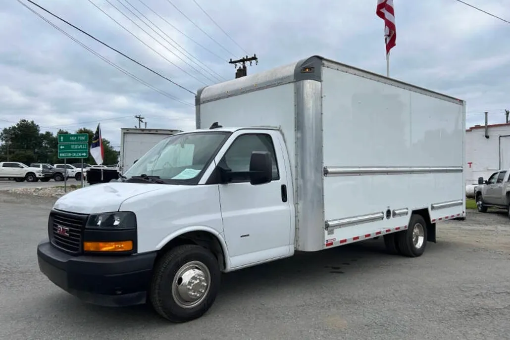 2021 Gmc Savana 3500 Cutaway photo 1