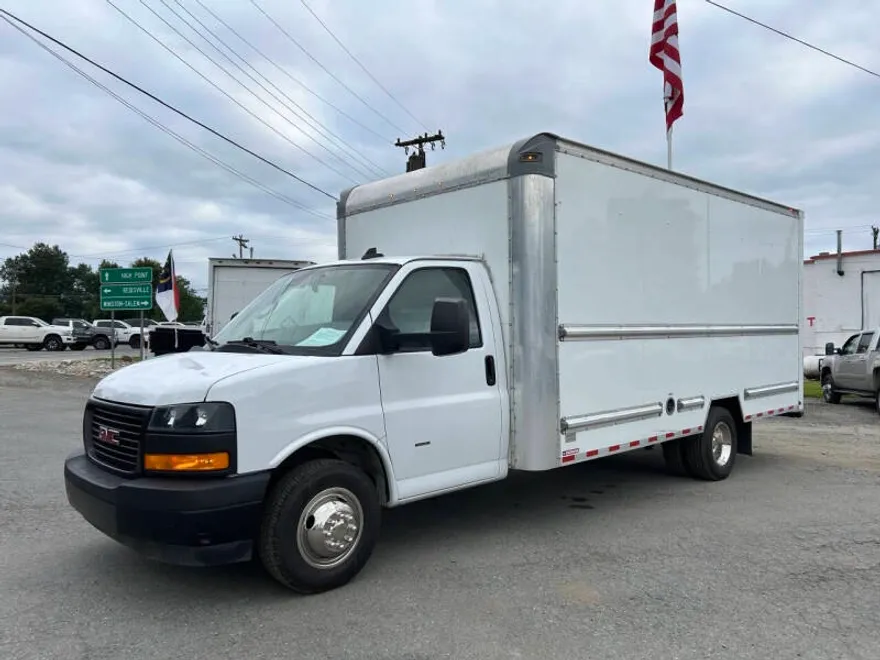 2021 Gmc Savana 3500 Cutaway photo 1