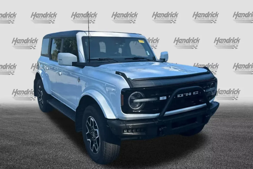 2023 Ford Bronco Outer Banks photo 1