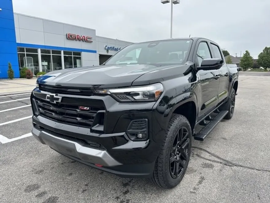 2025 Chevrolet Colorado Z71 photo 1