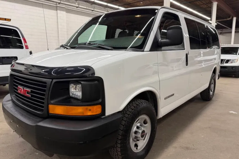 2003 Gmc Savana 3500 photo 1