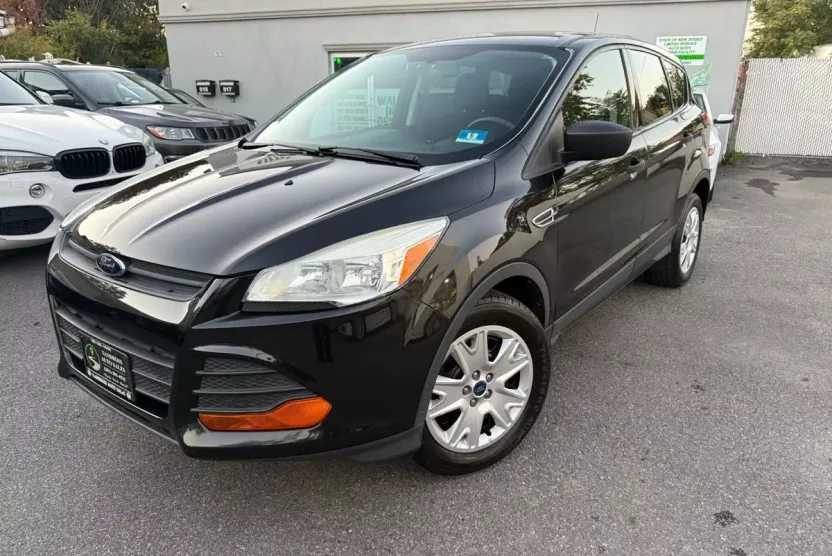 2014 Ford Escape Sport photo 1