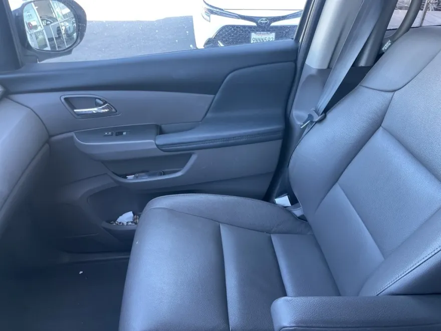 2017 Honda Odyssey EX-L photo 1