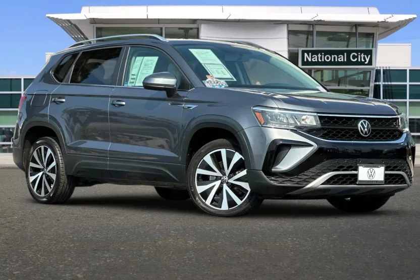 2022 Volkswagen Taos SE photo 1
