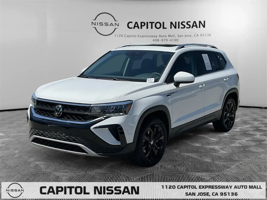 2024 Volkswagen Taos SE photo 1