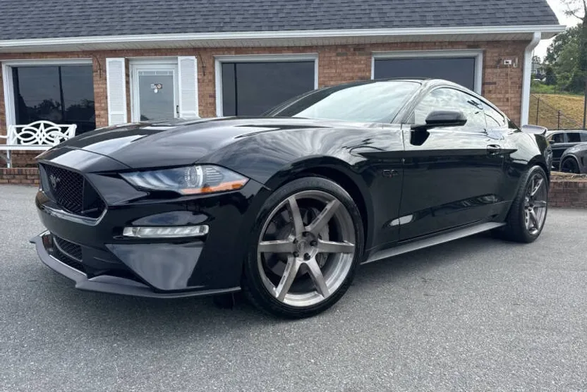 2020 Ford Mustang GT photo 1