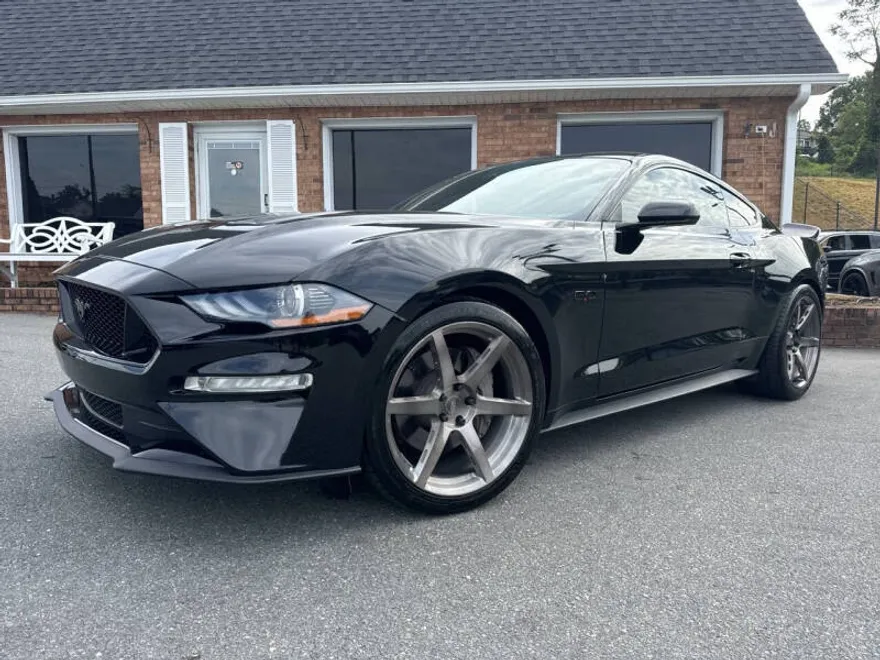 2020 Ford Mustang GT photo 1