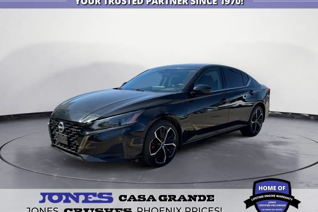 2023 Nissan Altima 2.5 SR photo 1