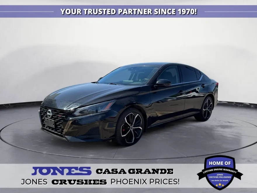2023 Nissan Altima 2.5 SR photo 1