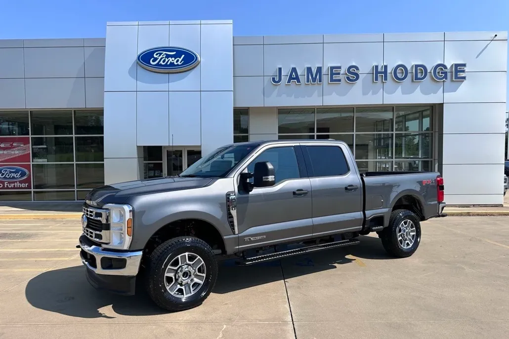 2025 Ford F-250 photo 1