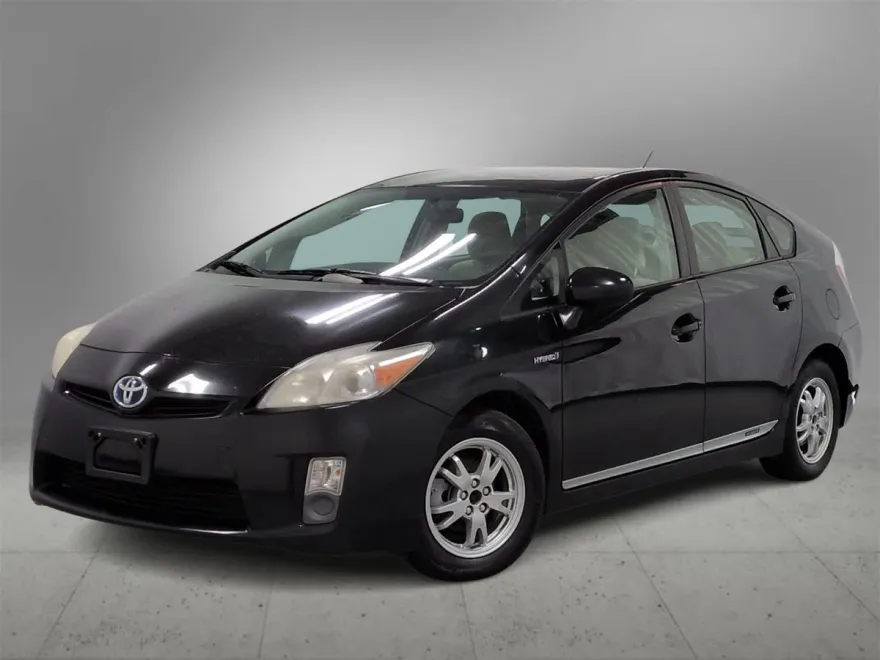 2011 Toyota Prius Three photo 1