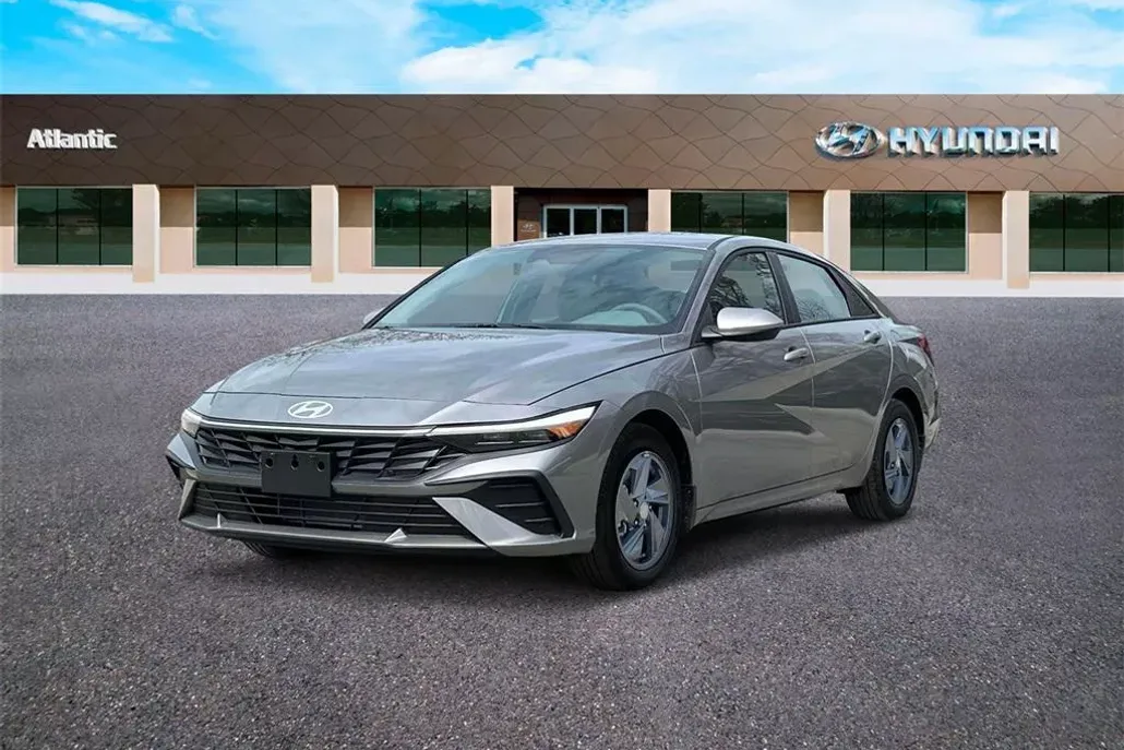 2025 Hyundai Elantra SE photo 1