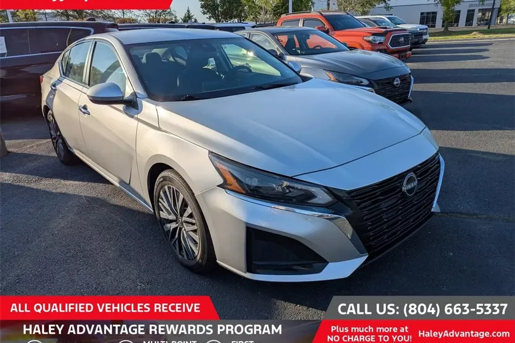 2023 Nissan Altima 2.5 SV photo 1