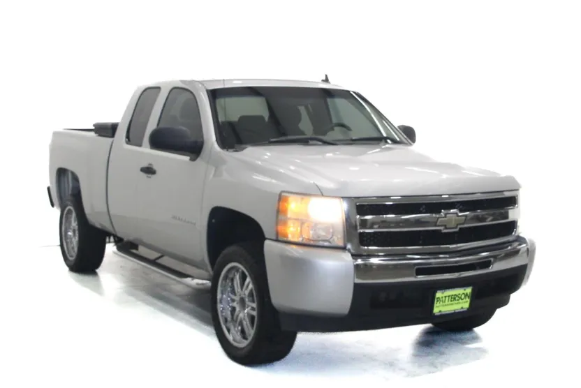 2010 Chevrolet Silverado 1500 LS photo 1