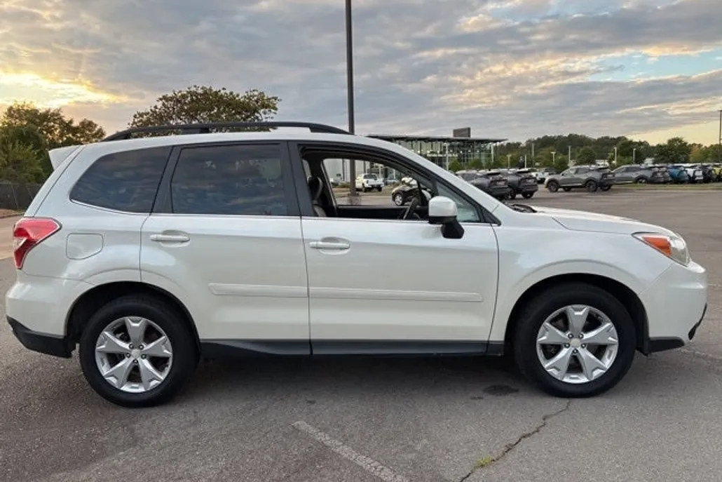 2015 Subaru Forester 2.5i Limited photo 1