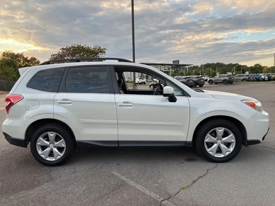 2015 Subaru Forester 2.5i Limited photo 1