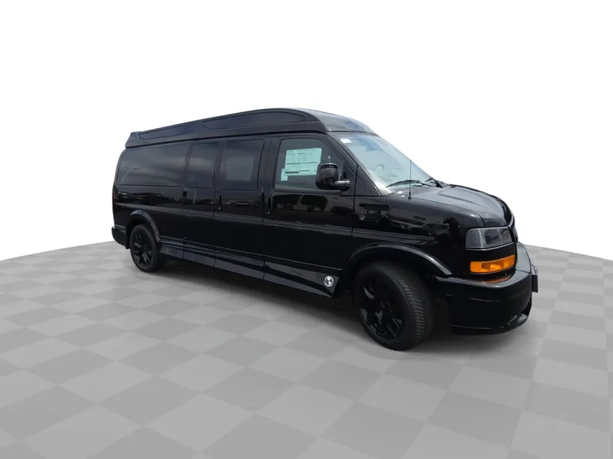 2025 Gmc Savana Cargo 2500 photo 1
