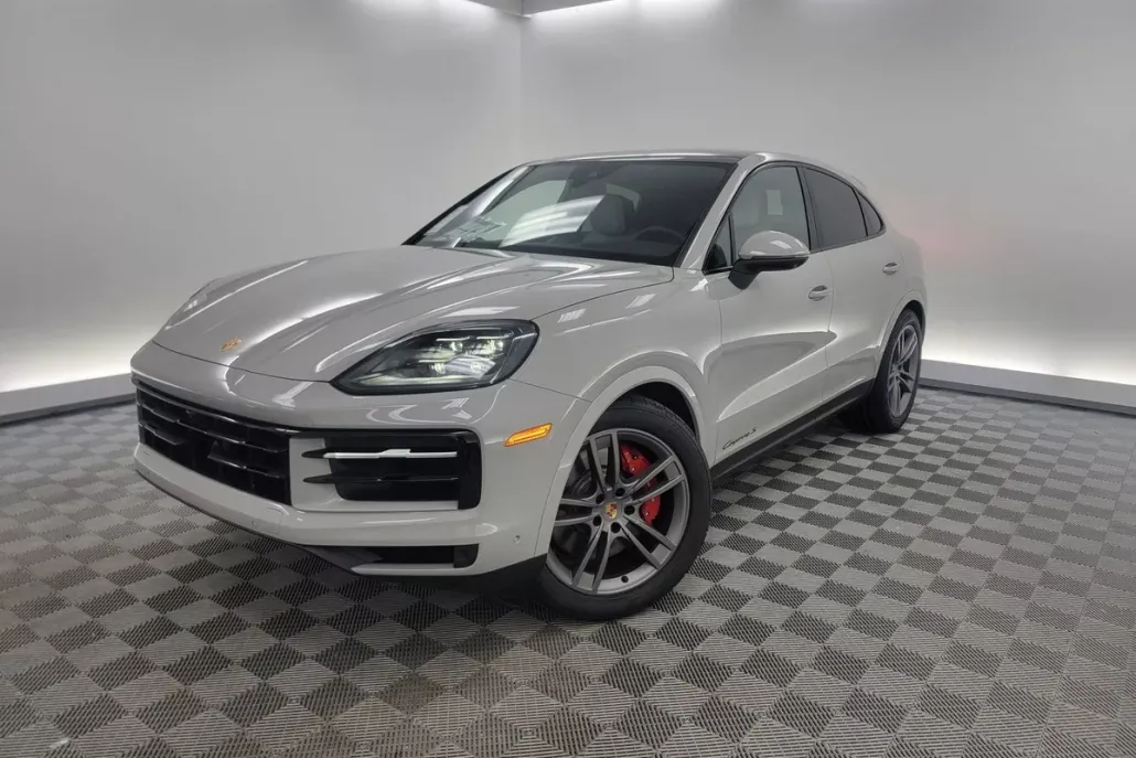 2025 Porsche Cayenne Coupe S photo 1