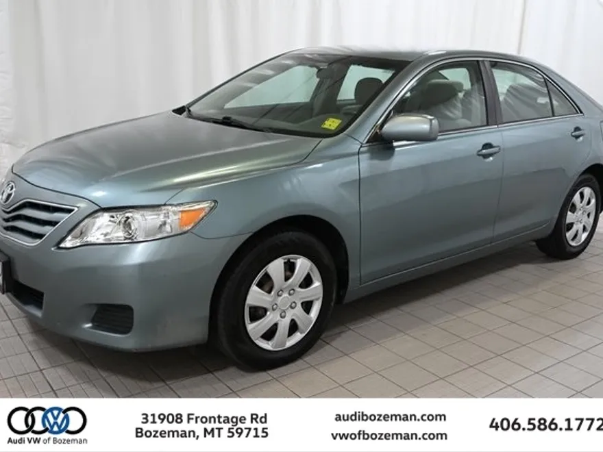 2011 Toyota Camry photo 1