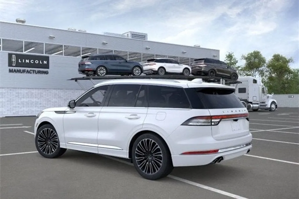 2025 Lincoln Aviator Black Label photo 1