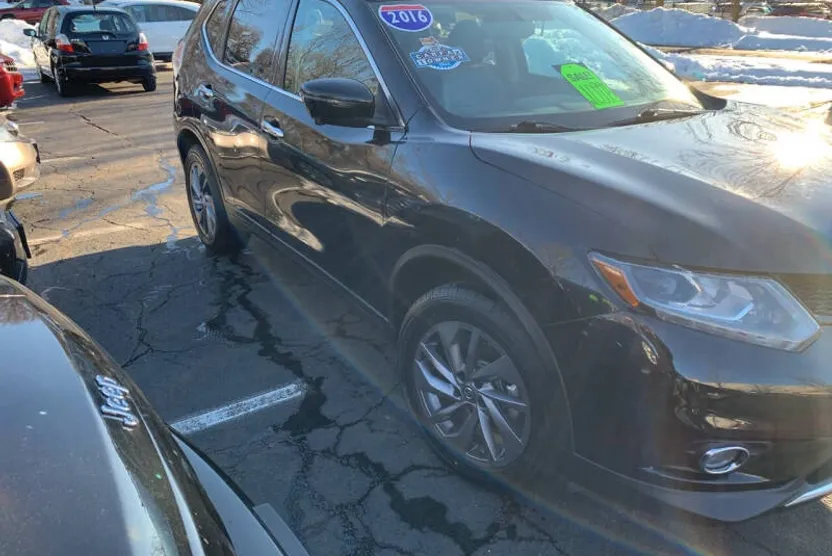2016 Nissan Rogue SL photo 1