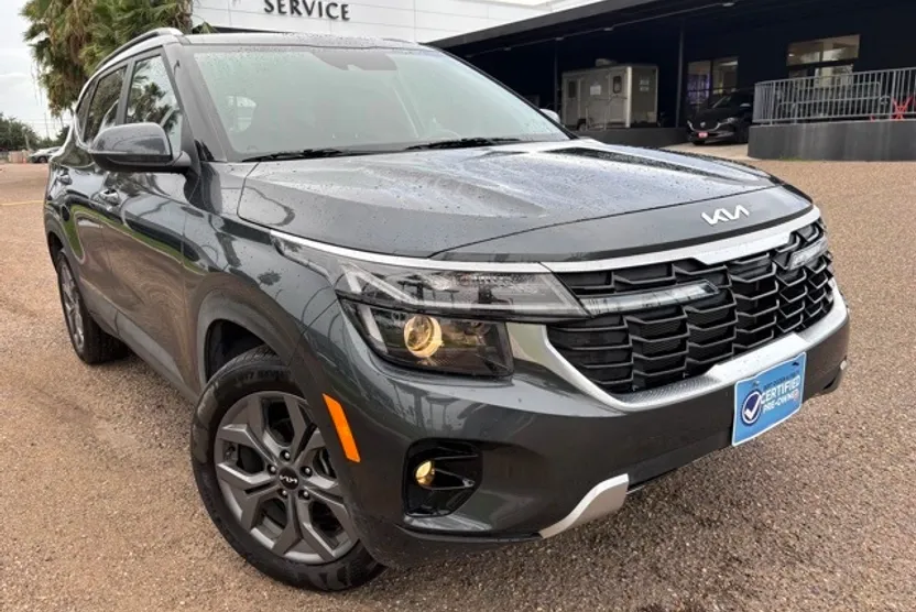 2024 Kia Seltos S photo 1