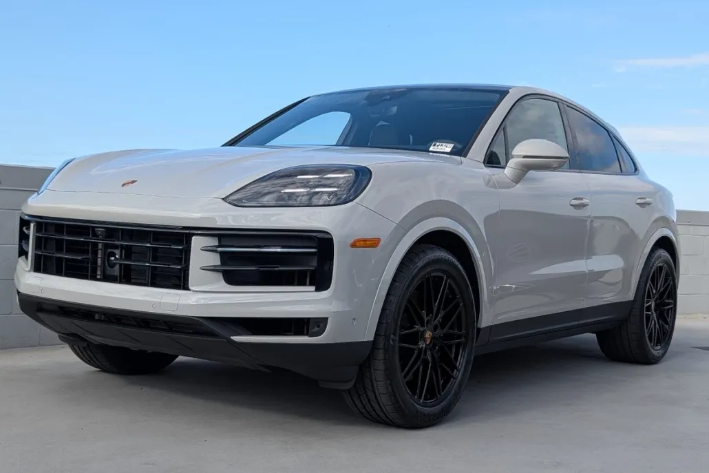 2026 Porsche Cayenne Coupe photo 1