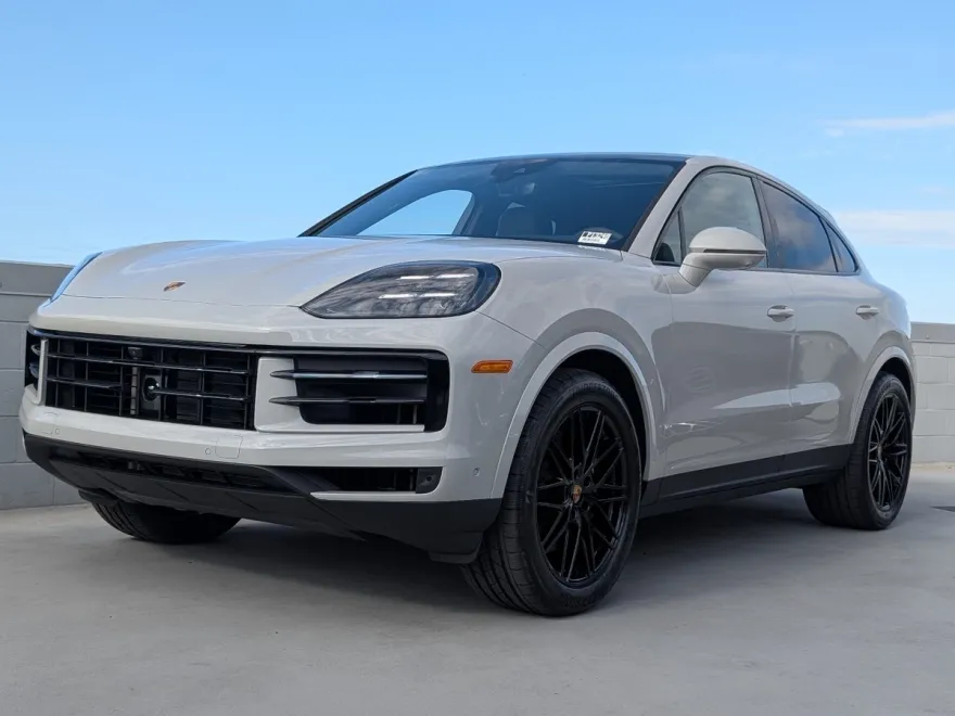 2026 Porsche Cayenne Coupe photo 1