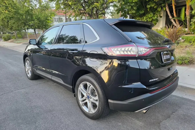 2017 Ford Edge Titanium Sport photo 1