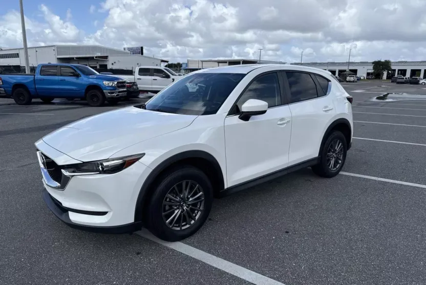 2017 Mazda CX-5 Touring photo 1