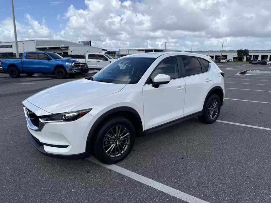 2017 Mazda CX-5 Touring photo 1