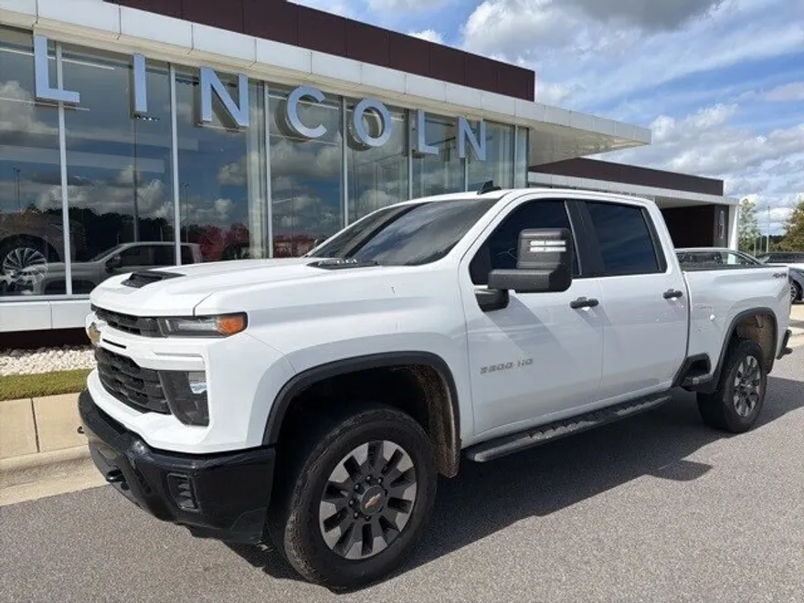 2024 Chevrolet Silverado 2500HD Custom photo 1