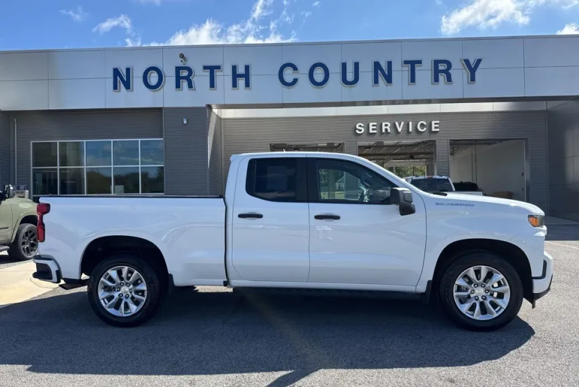 2022 Chevrolet Silverado 1500 Custom photo 1