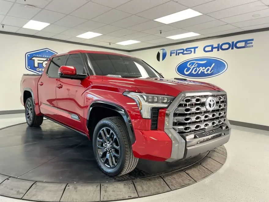 2023 Toyota Tundra Platinum photo 1