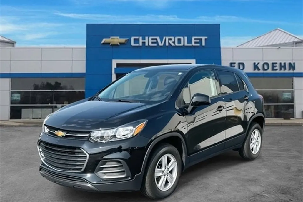 2022 Chevrolet Trax LS photo 1