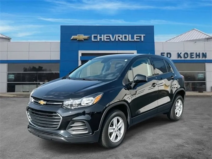 2022 Chevrolet Trax LS photo 1