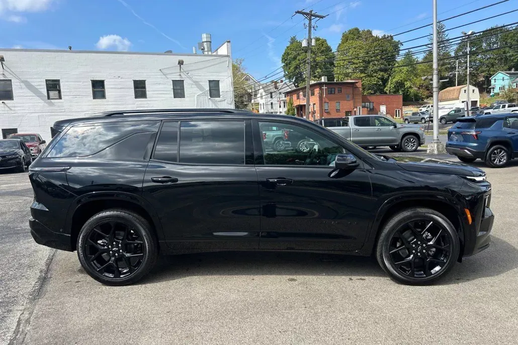 2026 Chevrolet Traverse RS photo 1