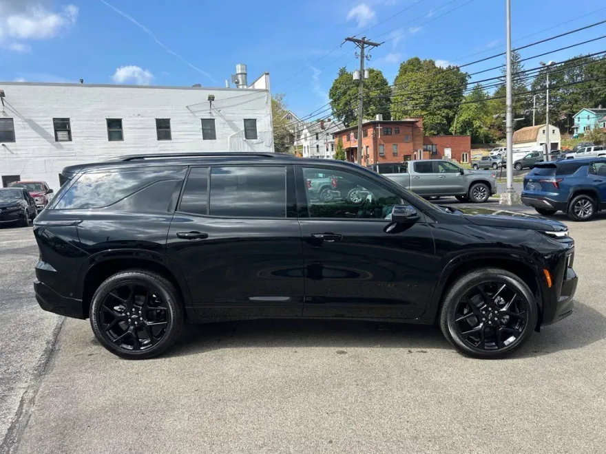 2026 Chevrolet Traverse RS photo 1