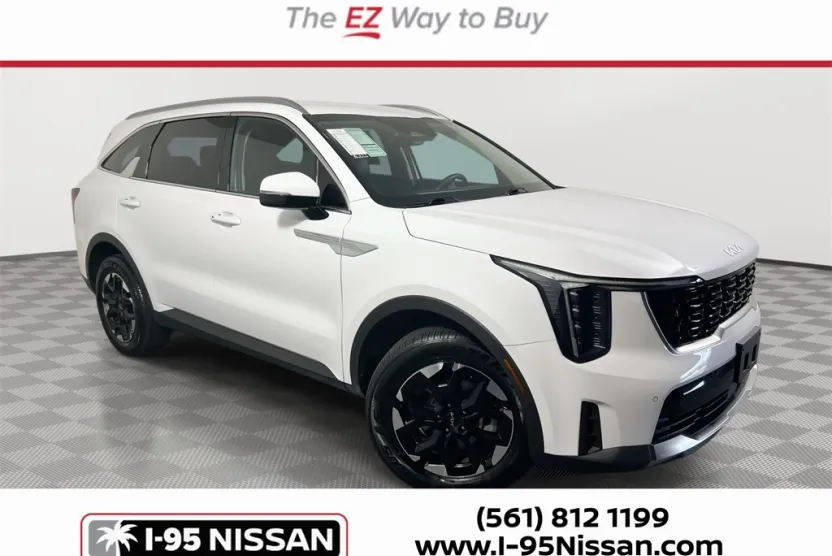 2024 Kia Sorento S photo 1