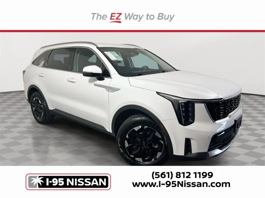 2024 Kia Sorento S photo 1